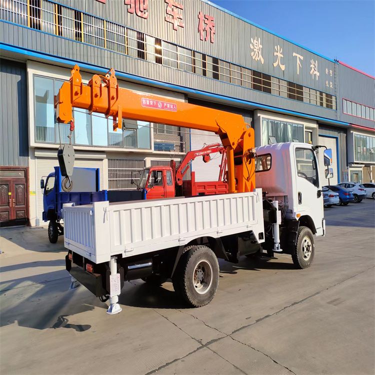 泸水市三轮随车吊定制 农用改装机自备吊中瑞长期出售